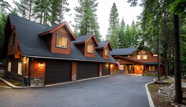 Basecamp Luxury Lake Almanor Cabin