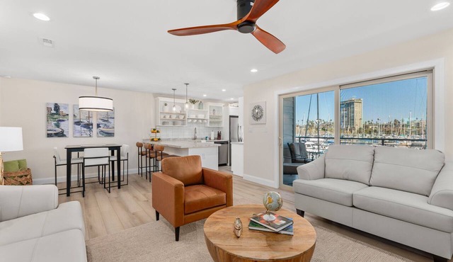 Beach Condo with Harbor View | Pool & Hot Tub 211B