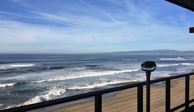 Beach Front Vacation Rental-The Beach is your back yard - Santa Cruz