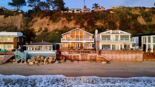 Beach Road by AvantStay