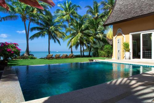 Beachfront 5-bedroom Villa - by KohChangVillas in Ko Chang