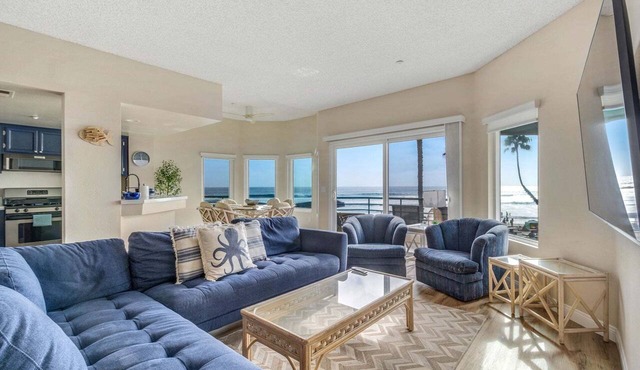 Beachfront Luxury 2BR with Ocean-View Balconies & Spectacular Sunsets in Oceanside