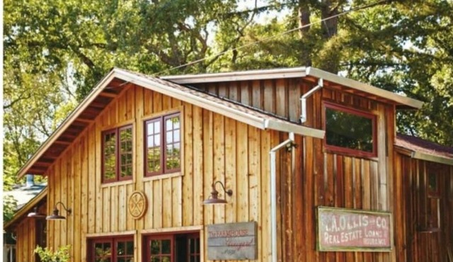 Beautiful Barn on The Farmhouse Vineyard just five minutes from Yountville.
