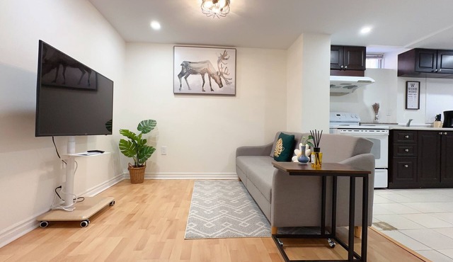 Beautiful Cozy Private Entry Basement Apartment in Markham