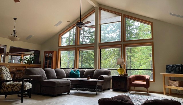 Beautiful Large Home w Game Room on Private Acreage