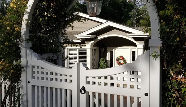 Beautiful Monterey Bay Home, 2BR, 2BA