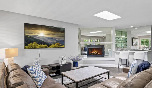 Bermuda Dunes-Modern Desert Retreat! Community pools and spas!