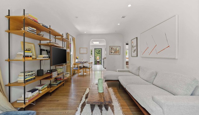 Beverly Grove 2BR Home with Patio + BBQ | C&C