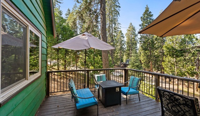Blue Meadow-Family, Pet Friendly & near the lake!