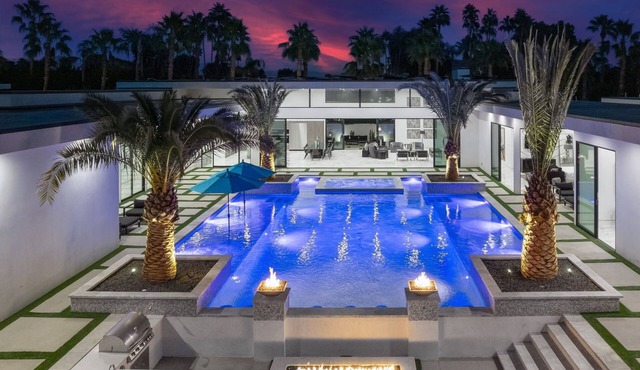 Brand New Luxury Vacation Rental, Private Resort Style Pool & Spa 4