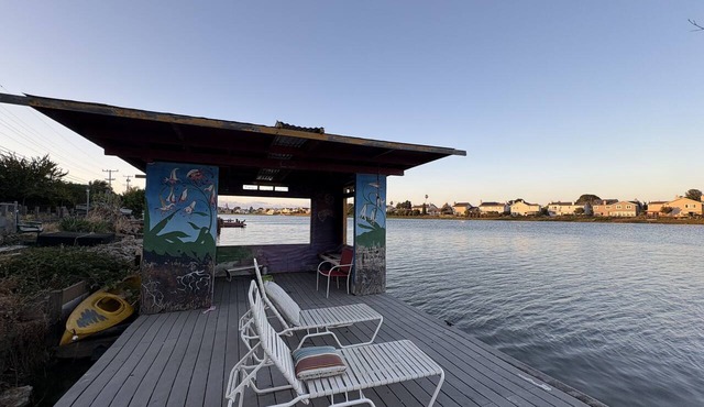 Brand New Remodel · Waterfront 2B1B · 15 mins SFO