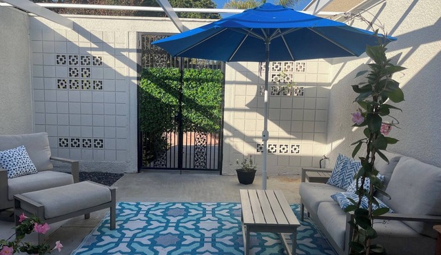 Bright and cozy 2 bed 2 bath condo in Laguna Woods.
