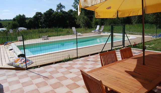 Bright Beautiful Charentaise house, well decorated and quiet, 10 mns from Jonzac in Saint-Germain-de-Vibrac
