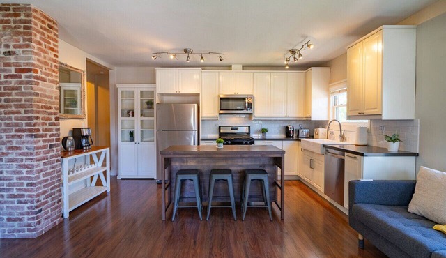 Bungalow Farmhouse 2 Bed W/D