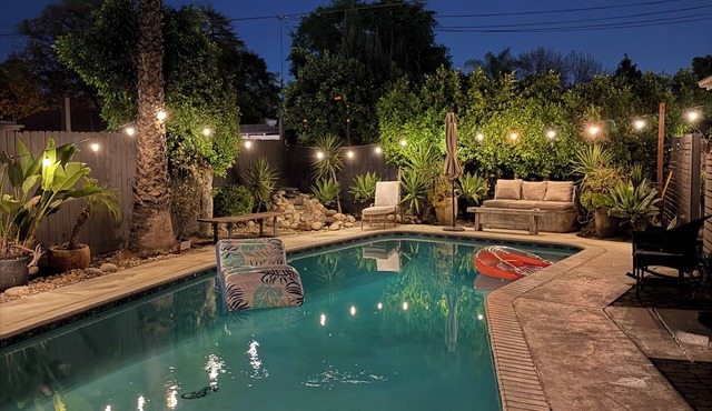 CA Coolhouse Pool House next to NoHo West