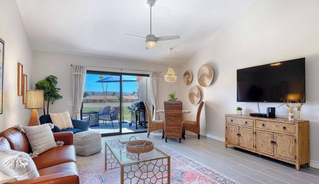 Cactus Golf Villa at Palm Desert Resort - fire pit, patio, golf course view