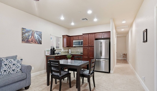 Casa Cortez B - Private 1BR Home near Sequoia and Kings Canyon Parks