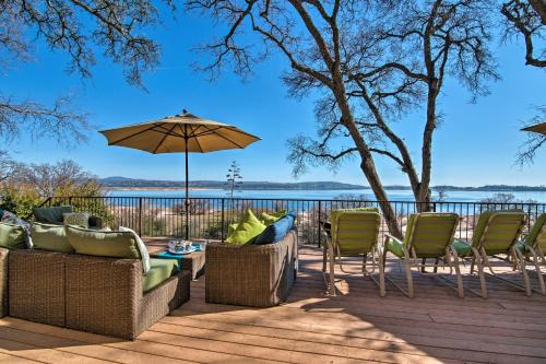 'Casa d'Amore': Extravagant Lakefront Villa!