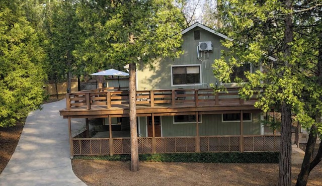 Cedar Ridge Forest Retreat Fireplace Huge Deck Near Yosemite Game Room