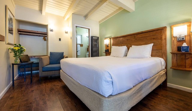 Charming 1-bedroom lodge in South Lake Tahoe for a relaxing stay