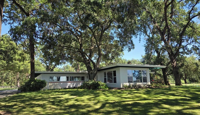 Charming 3-bedroom Country Estate with Pool in Peaceful Clarksburg