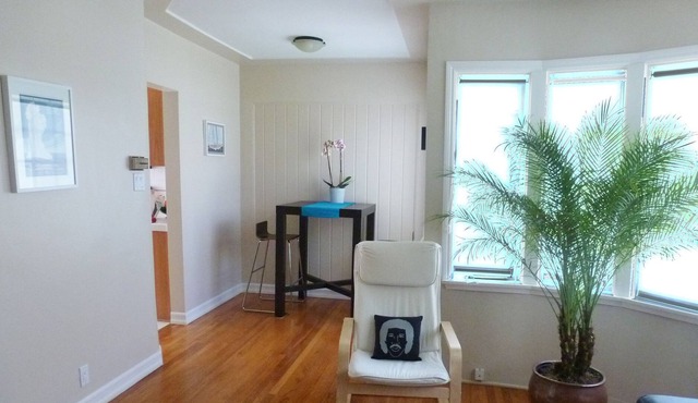 Charming + Mod Beach Bungalow In Fancy North Santa Monica Near Montana Ave