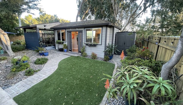 Charming Peaceful Coastal Seaside Del Mar Studio/Minutes from Beach
