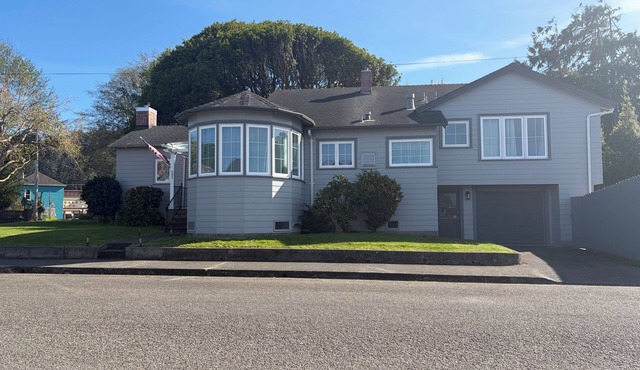 Charming private home perfectly located in the heart of Ferndale.