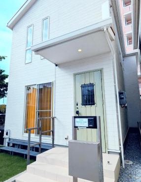 Chatan Beachside House
