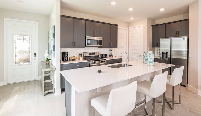 Chic and Cozy Townhouse near Disney with Resort & Waterpark Access - 824DR