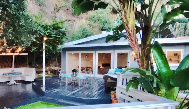 Chic Hollywood Hills Sanctuary - Historic Beachwood - Nestled in the Trees