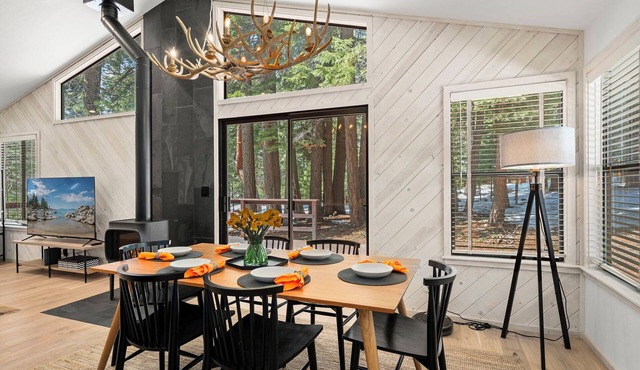 Chic Tahoe Cabin | Board Games, Desk, Soaking Tub, Forest View, Club Access