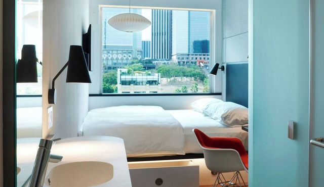 citizenM Los Angeles Downtown