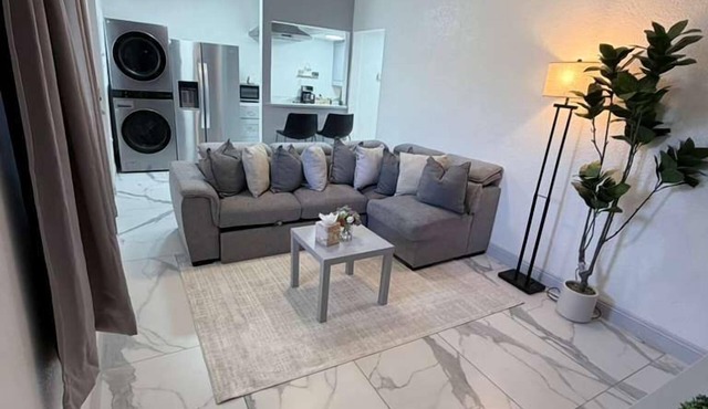 Clean & Cozy 1-Bedroom AC Fast WiFi Las Vegas