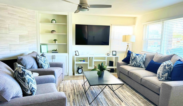 Coastal CDM Bungalow Font Unit