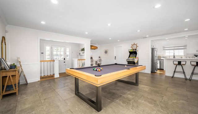 ☀️COASTAL CHIC HAVEN 🌊: pool & billiards table near airport, parks and beaches in Long Beach