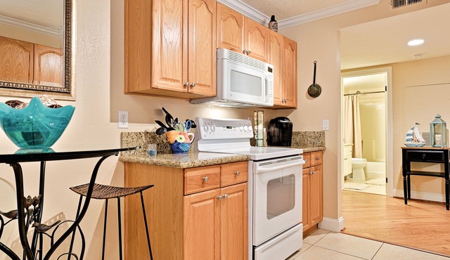 Coastal Condo,Amenities,Just Over 1 Mile to Beach+Resorts