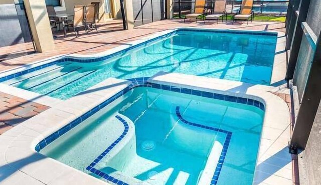 Comfy Vacation Home, Private Pool!