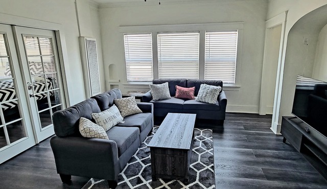 Condo-Style Apt. - Upstairs - Convenient to LAX