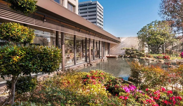Contemporary Downtown Stay w/Easy Access to Top Spots – Central Area