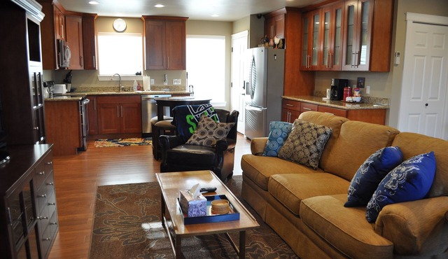 Convenient Location! Clean and Cozy. ❤ in Milton