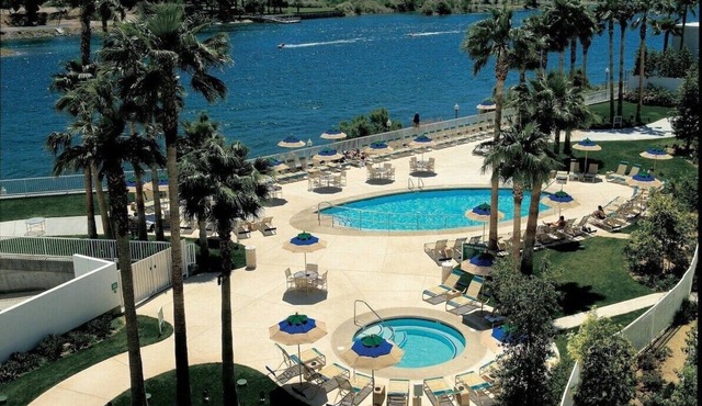 Courtyard 2 Queen Beds at Golden Nugget Laughlin! Outdoor Pool!