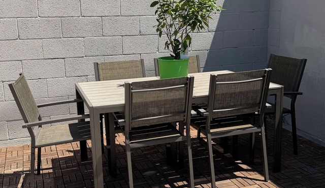 Cozy 1-bedroom studio in charming Inglewood with AC