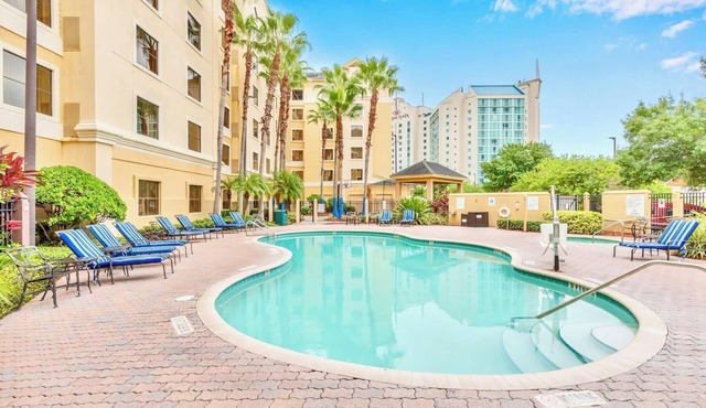 Cozy 1BR Condo w Pool - Near Universal Studios