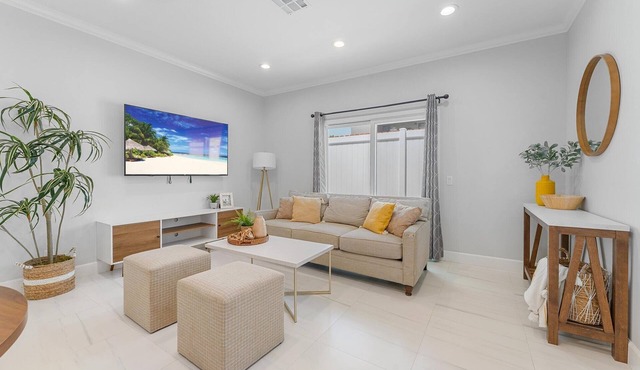 Cozy 2BR + 2BA Modern Home w/BBQ Patio
