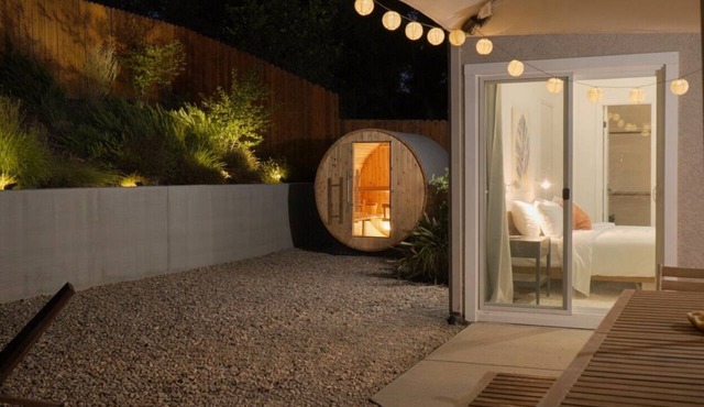 Cozy 3 Bedroom house in Sacramento w/Private Sauna