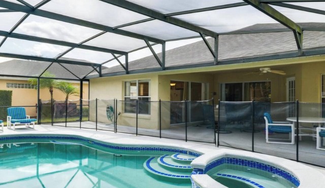Cozy 3Be/2Ba Home, Heated Pool/Spa, near Orlando-Disney, Universal, Golf Course.