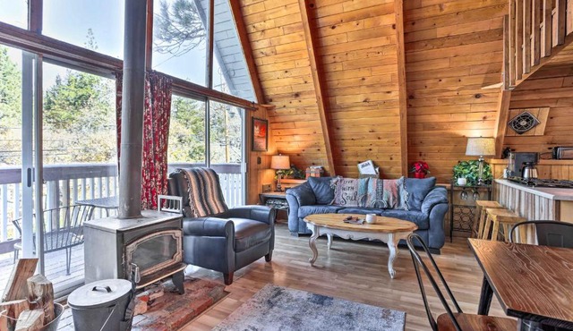 Cozy A-Frame w/Hot Tub Near Arrowbear Lake!