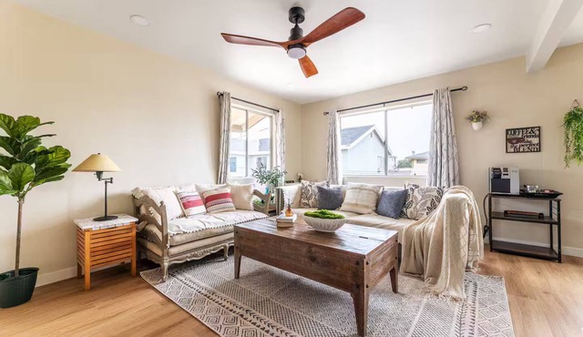Cozy and Bright Vacation Home with EV Charging near SoFi & LAX