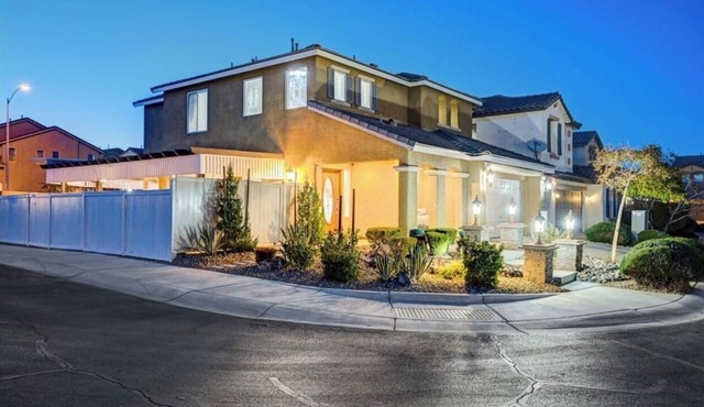 Cozy and Spacious 3-bedroom house in serene Las Vegas in Las Vegas